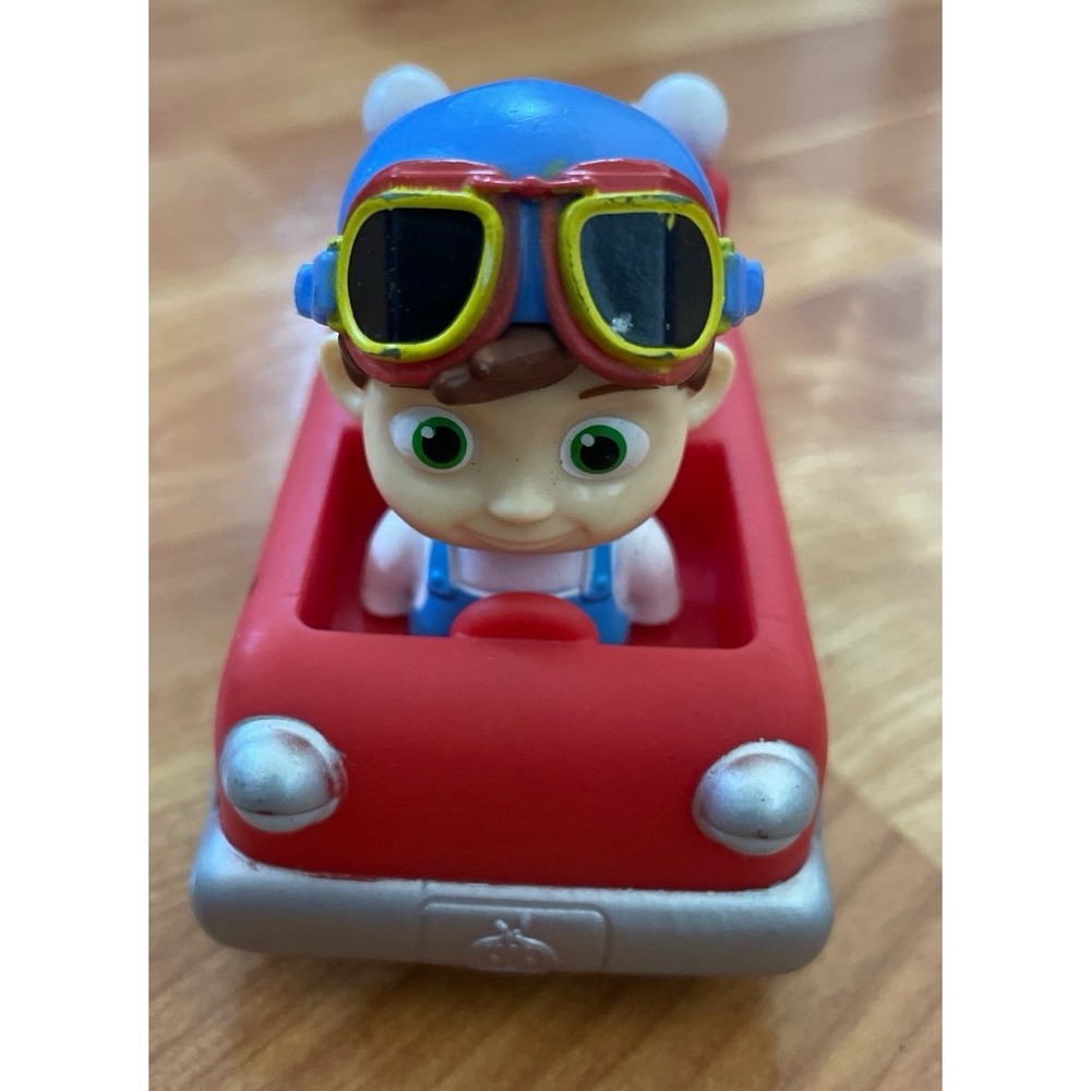 COCOMELON Red‎ Fire Truck Free Wheeling Vehicle Toy Truck Mini TomTom Figure